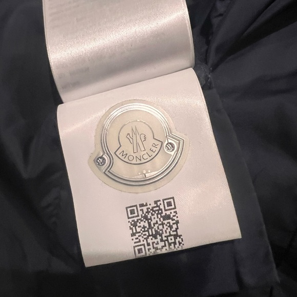 Authentic Moncler Flammette Puffer - Picture 12 of 15